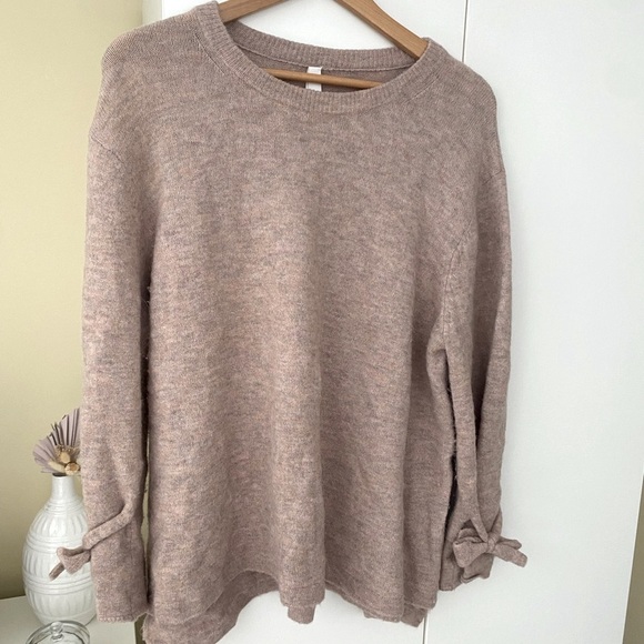 Babaton Pink soft sweater - Picture 1 of 3